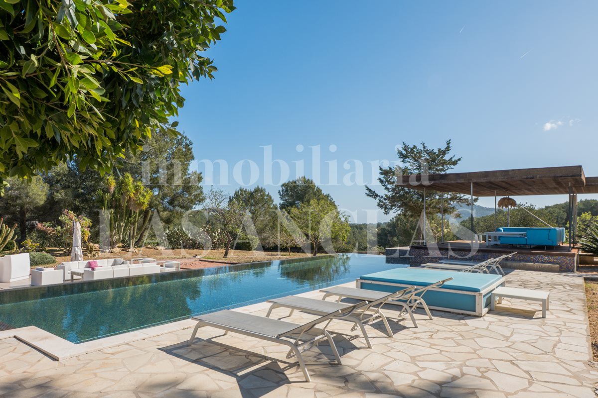 countryside villa / finca in Santa Eulalia Ibiza till salu