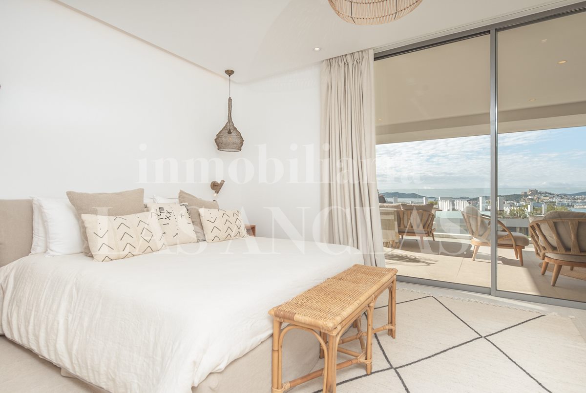 Ibiza Talamanca - Luxuriöses Penthouse mit privatem Pool und exklusiven Gemeinschaftsbereichen im Verkauf