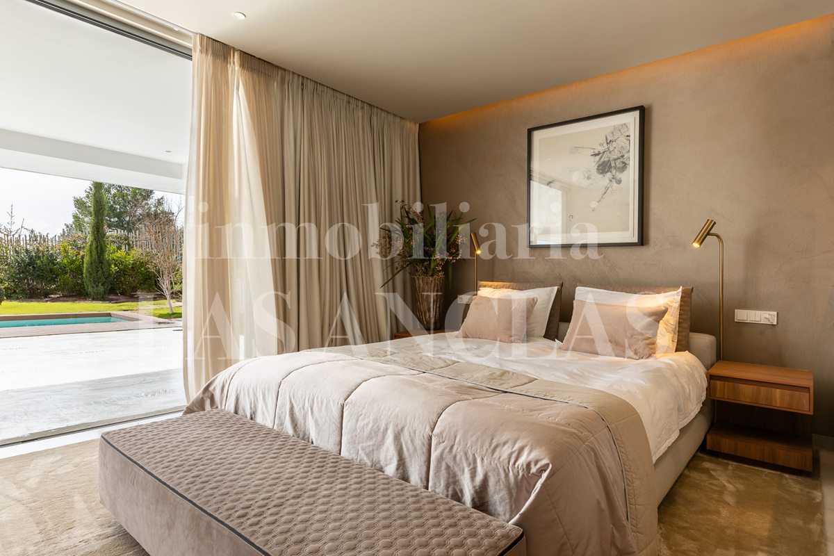 Ibiza Talamanca - Elegant ground floor with luxury details in private urbanisation te koop