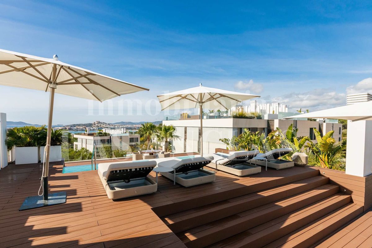 Ibiza Talamanca - Exceptional luxury duplex of 2 unified flats with 2 pools, roof terrace and views te koop