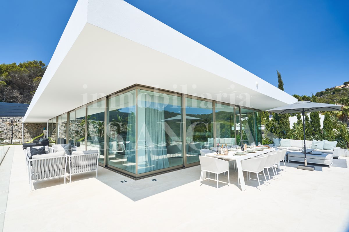 Ibiza Cap Martinet - Spectacular minimalist villa with sea views in sought-after area for sale