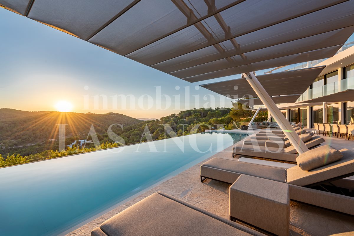 Luxusvilla nahe Golfplatz Ibiza im Verkauf