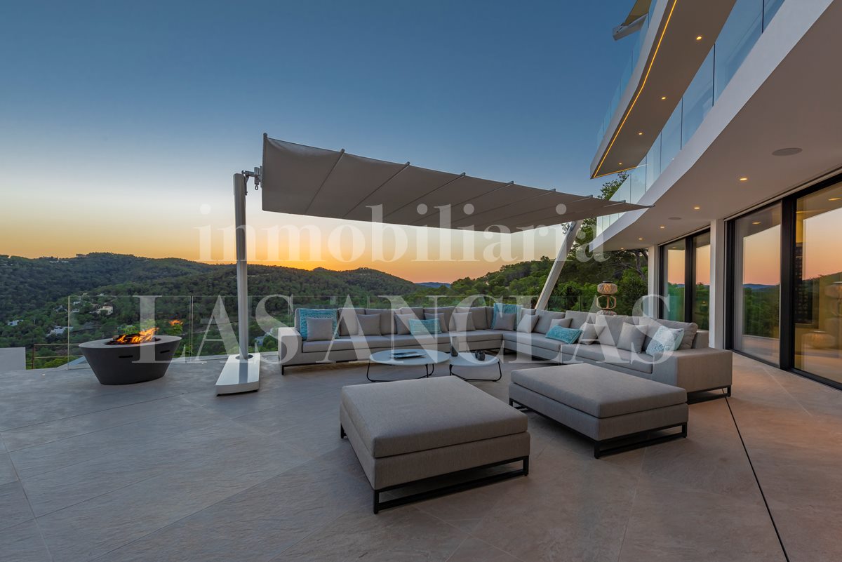 Luxusvilla nahe Golfplatz Ibiza im Verkauf