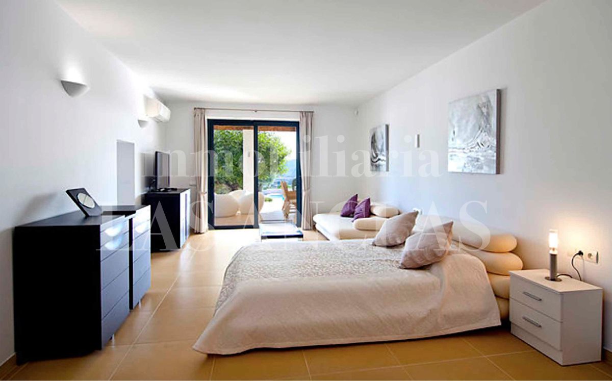 Ibiza Jesús - Tourist license! Magnificent single-storey luxury mansion with tourist license and dreamlike views for sale