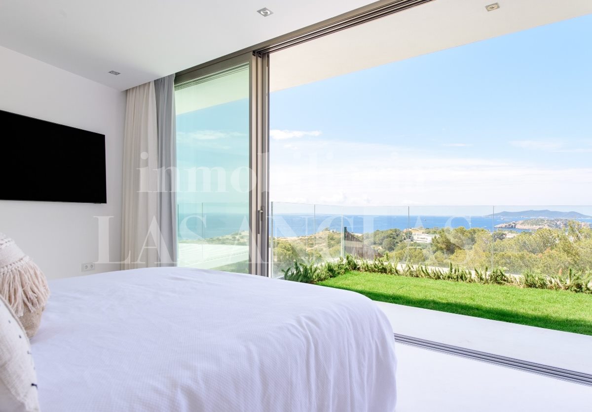 Ibiza Talamanca - Espaciosa villa moderna con ascensor y vistas panoramicas al mar en venta