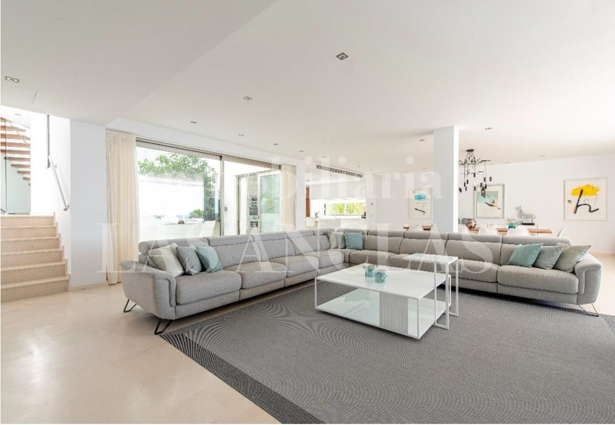 Ibiza Talamanca - Espaciosa villa moderna con ascensor y vistas panoramicas al mar en venta