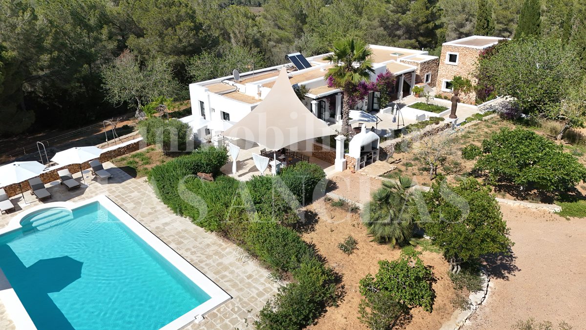 Ibiza Santa Eulalia - Vermietungslizenz! Herrschaftliche Finca mit Gästehaus in idyllischer Lage im Verkauf