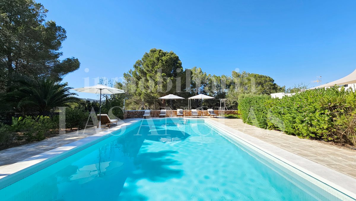 Ibiza Santa Eulalia - Licencia turística! Señorial casa payesa con anexo de invitados en idílica ubicación en venta