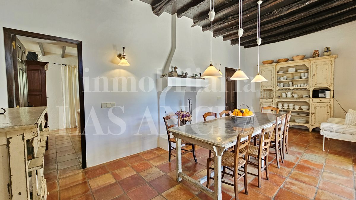 Ibiza Santa Eulalia - Captivating authentic finca with lots of privacy and rental license for sale