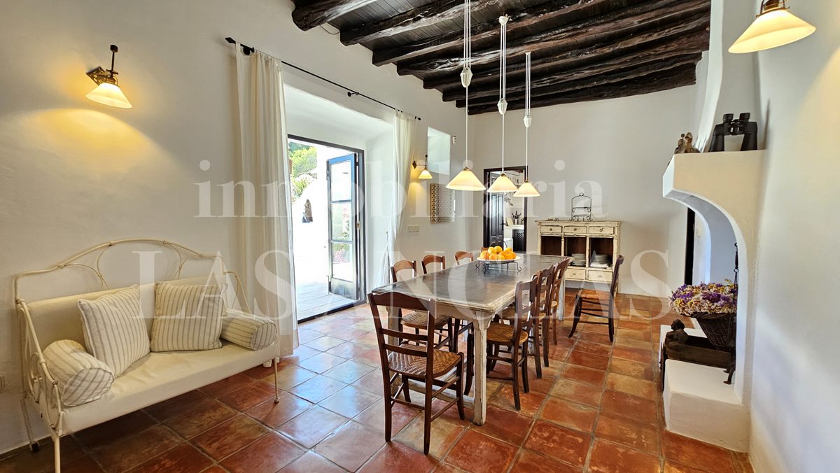 Ibiza Santa Eulalia - Licencia turística! Señorial casa payesa con anexo de invitados en idílica ubicación en venta