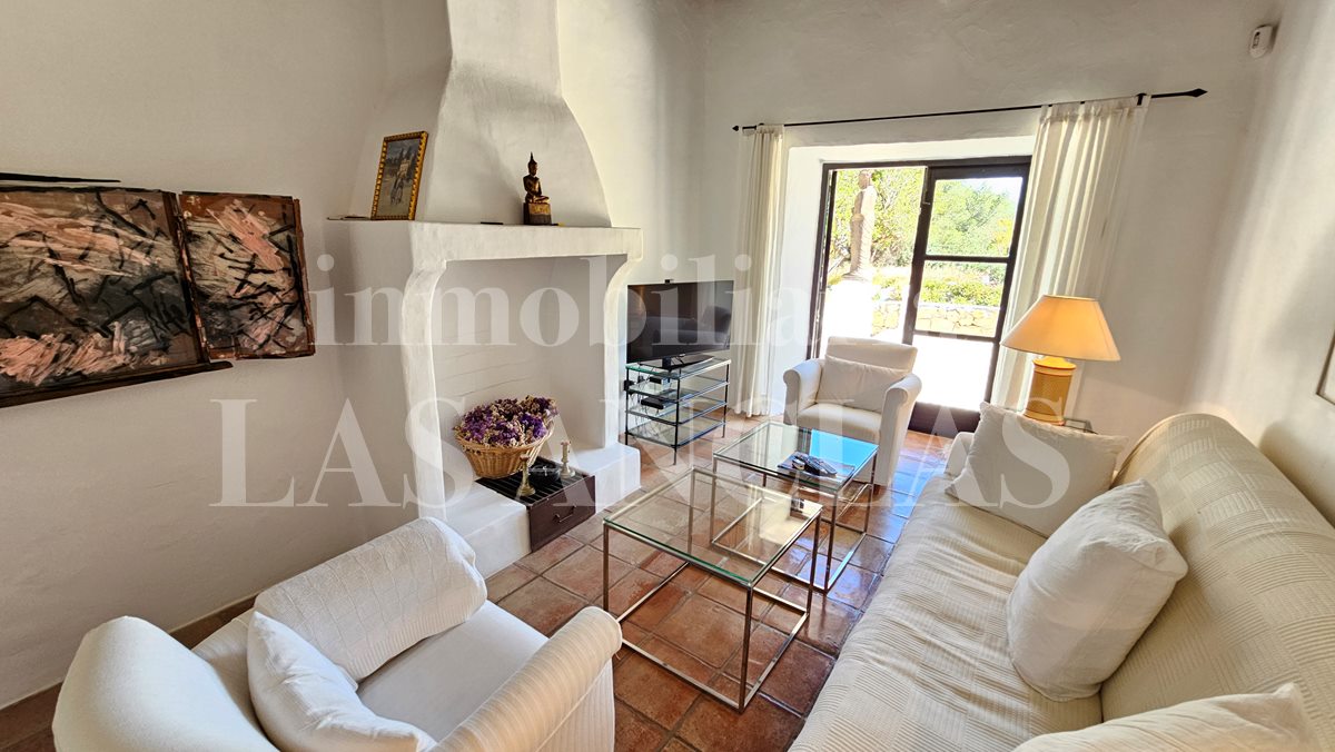 Ibiza Santa Eulalia - Captivating authentic finca with lots of privacy and rental license for sale
