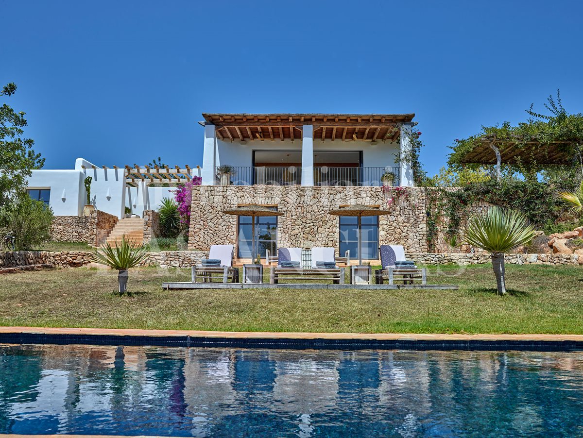 Ibiza Santa Gertrudis - Enchanting Blakstad finca with beautiful views to the green up to the sea and Dalt Vila for sale