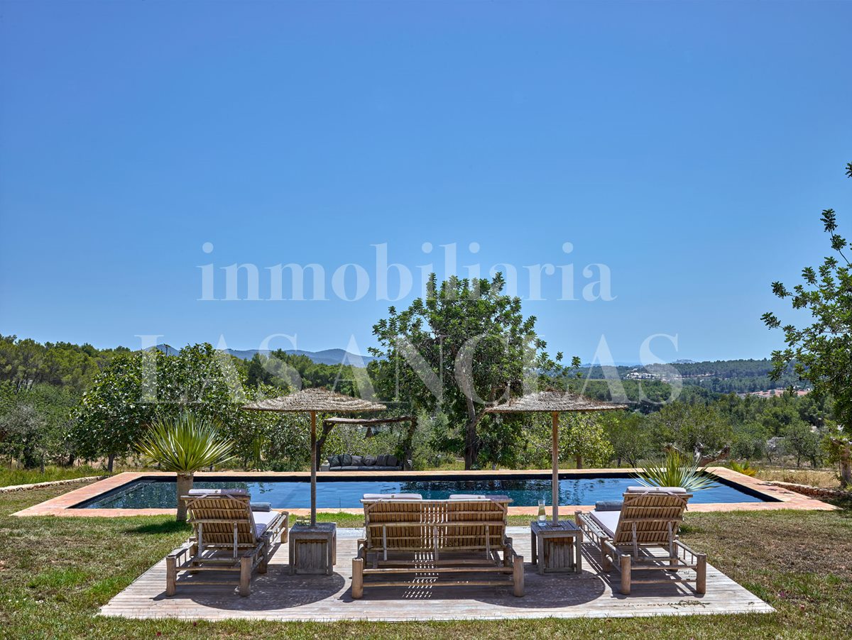 Ibiza Santa Gertrudis - Encantadora finca Blakstad con hermosas vistas al paisaje hasta el mar y Dalt Vila en venta
