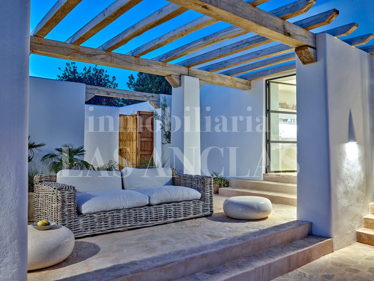 authentic finca mansion in Santa Gertrudis Ibiza for sale