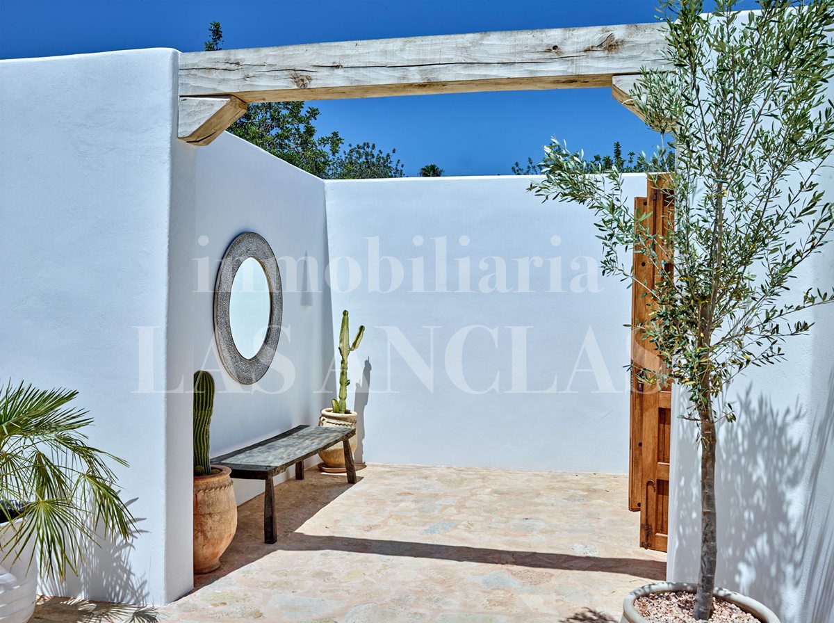 authentic finca mansion in Santa Gertrudis Ibiza for sale