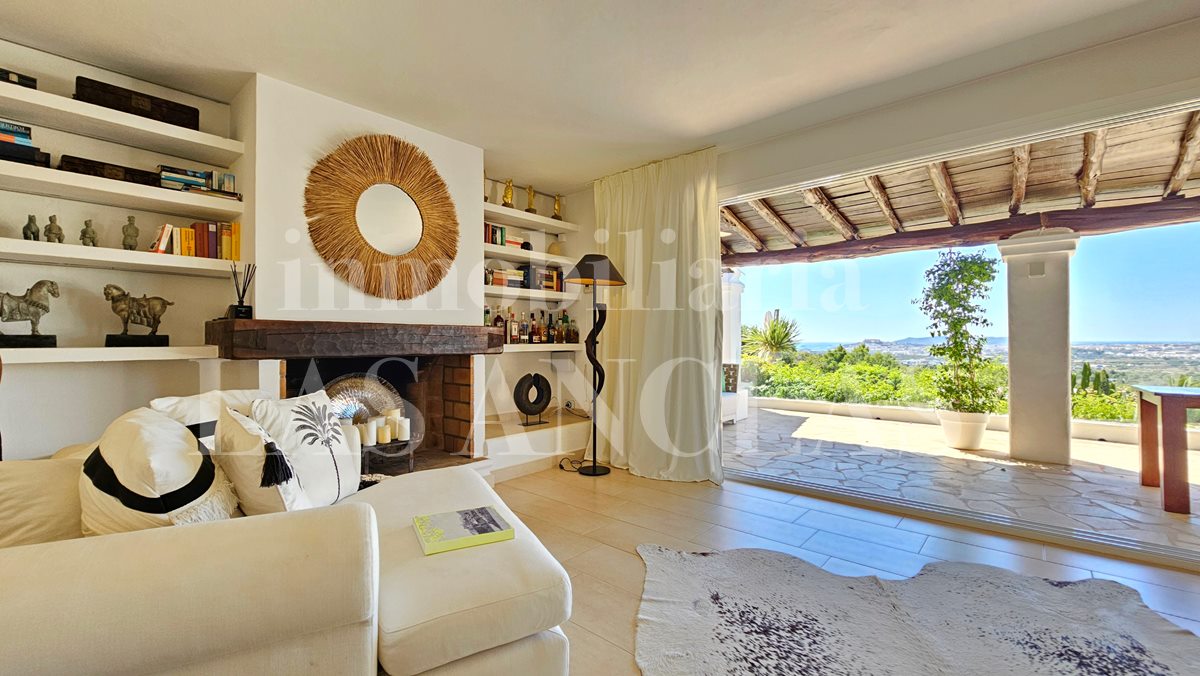 Ibiza Jesús - Licencia turística! Encantadora villa estilo finca con preciosas vistas al mar y Dalt Vila en venta
