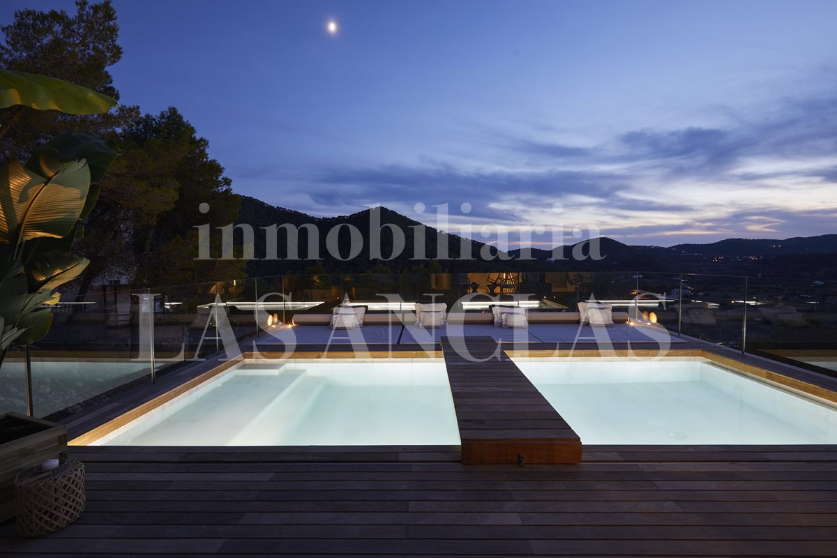 Ibiza costa este - Villa de arquitectura moderna con muchos extras en venta