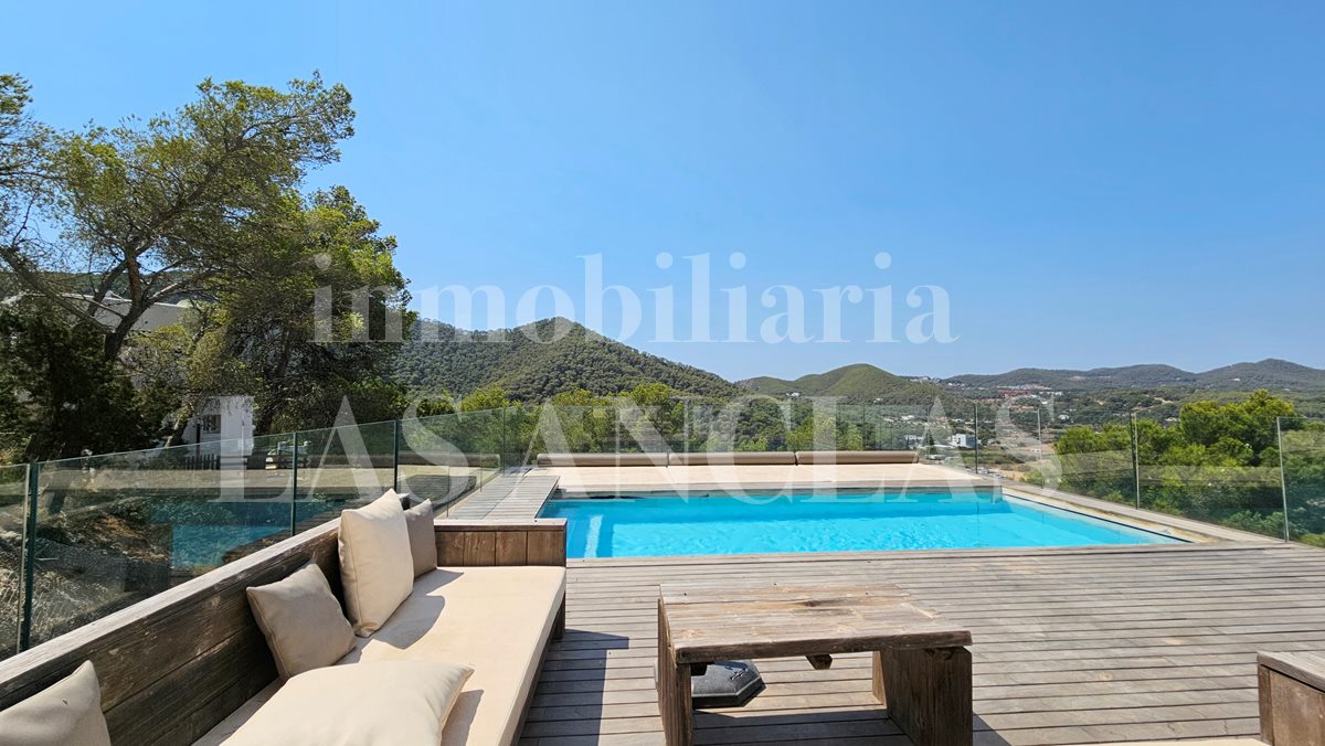 Ibiza East Coast - Modern luxury villa with lift and high quality fittings te koop