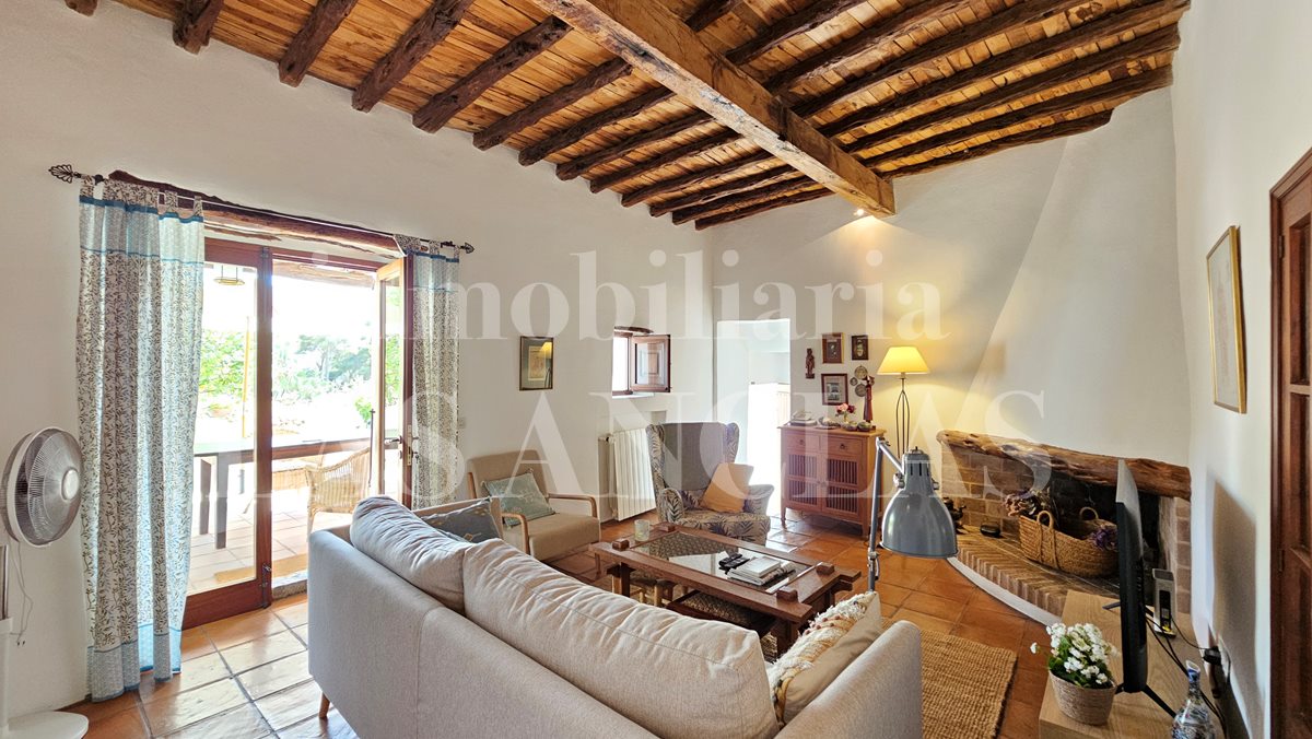 Ibiza Jesús - Wonderful, authentic finca with several annexes in a very peaceful area for sale