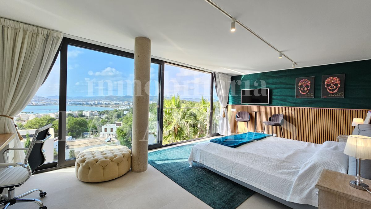 Ibiza Talamanca - Moderna villa de lujo con piso invitados y vistas al mar/puerto/Dalt Vila en venta