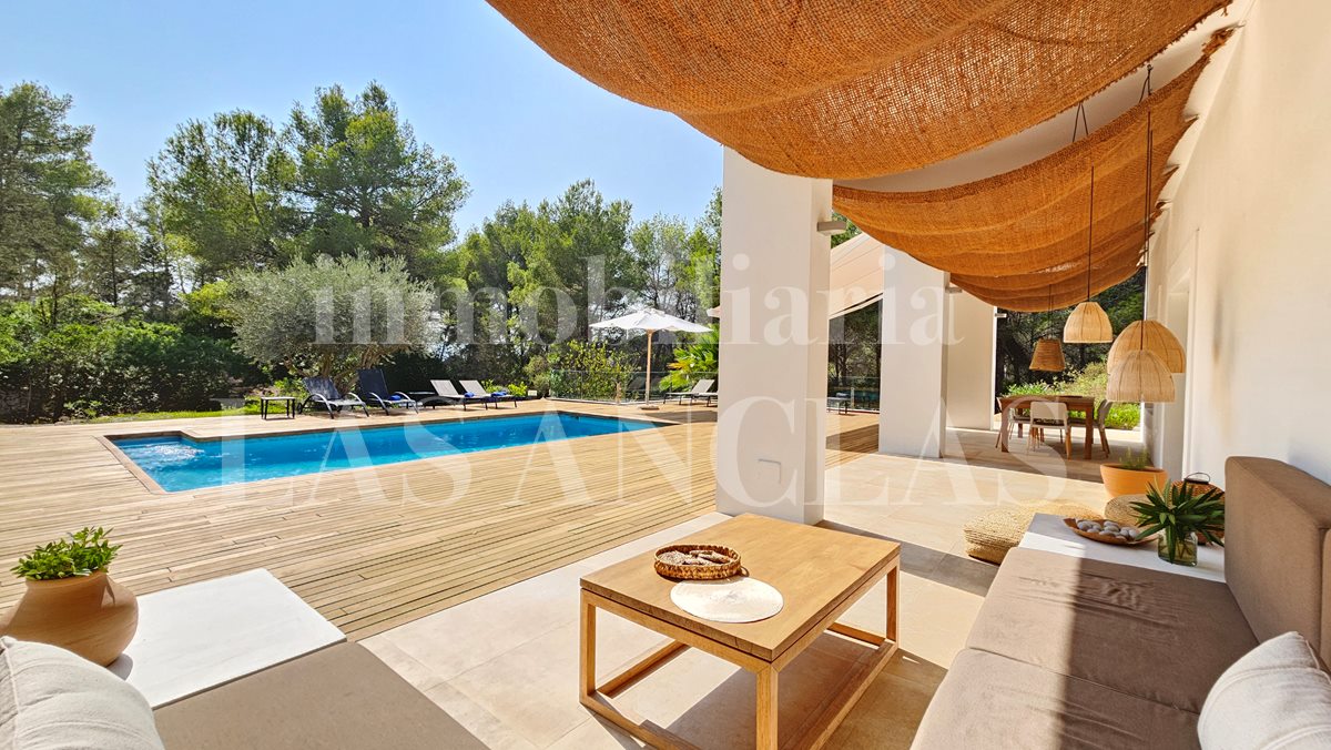 Ibiza Jesús - Soleada villa de una planta con licencia de alquiler turístico en venta