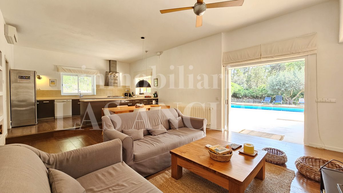 Ibiza Jesús - Contemporary single storey villa with guest flat and tourist rental license for sale