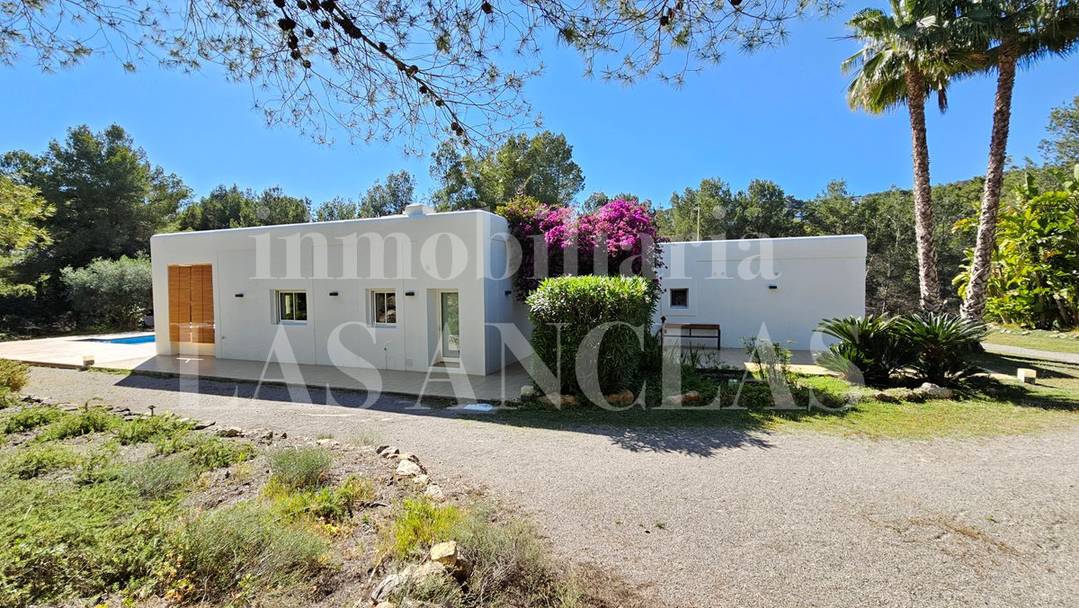 Ibiza Jesús - Soleada villa de una planta con licencia de alquiler turístico en venta