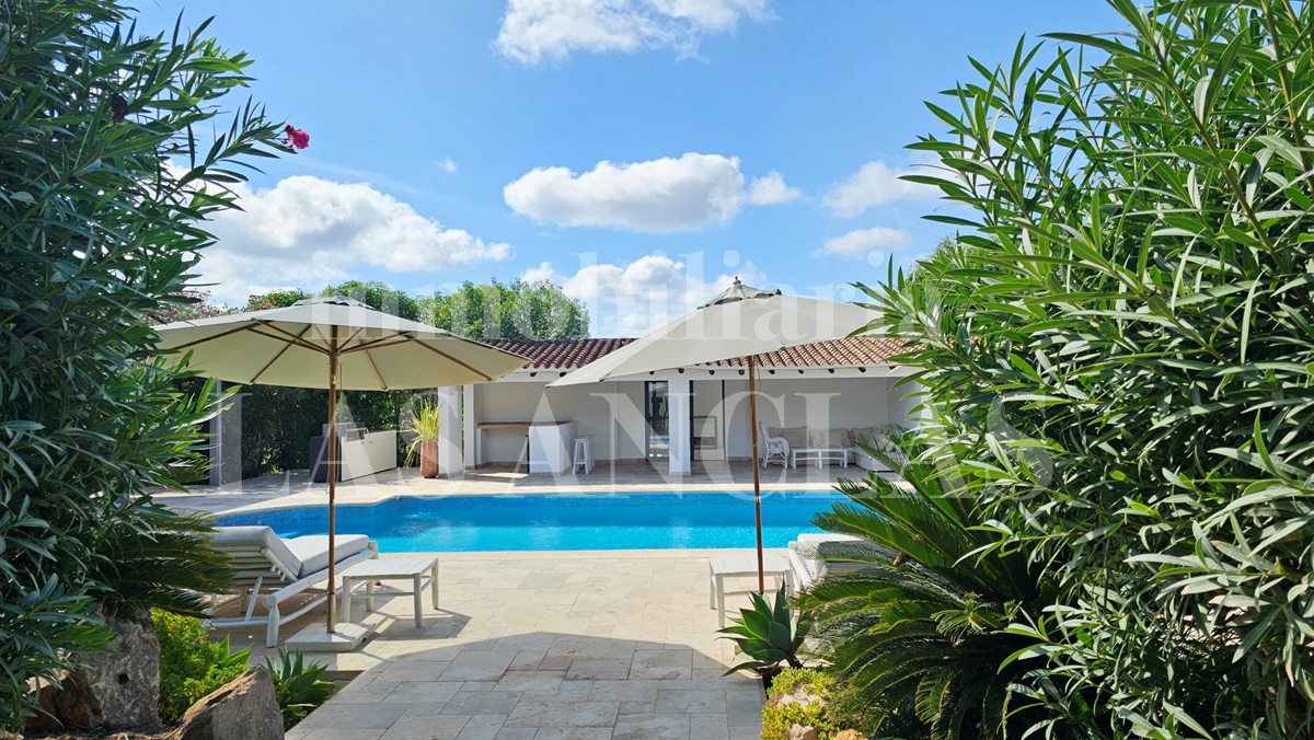 countryside villa / finca in Santa Eulalia Ibiza for sale countryside villa / finca in Santa Eulalia Ibiza for sale