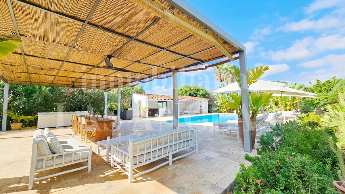 countryside villa / finca in Santa Eulalia Ibiza for sale