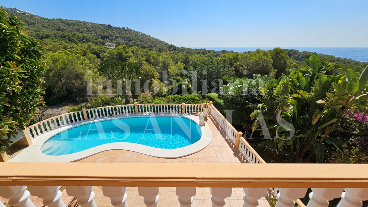 Ibiza Talamanca - Villa de estilo mediterráneo en zona premium con soleadas terrazas y vistas al mar en venta
