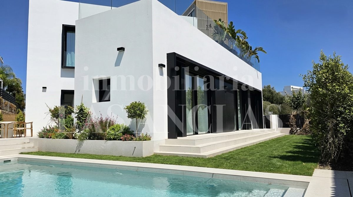 Ibiza Talamanca - Llaves en mano! Villa moderna en zona muy cotizada en venta