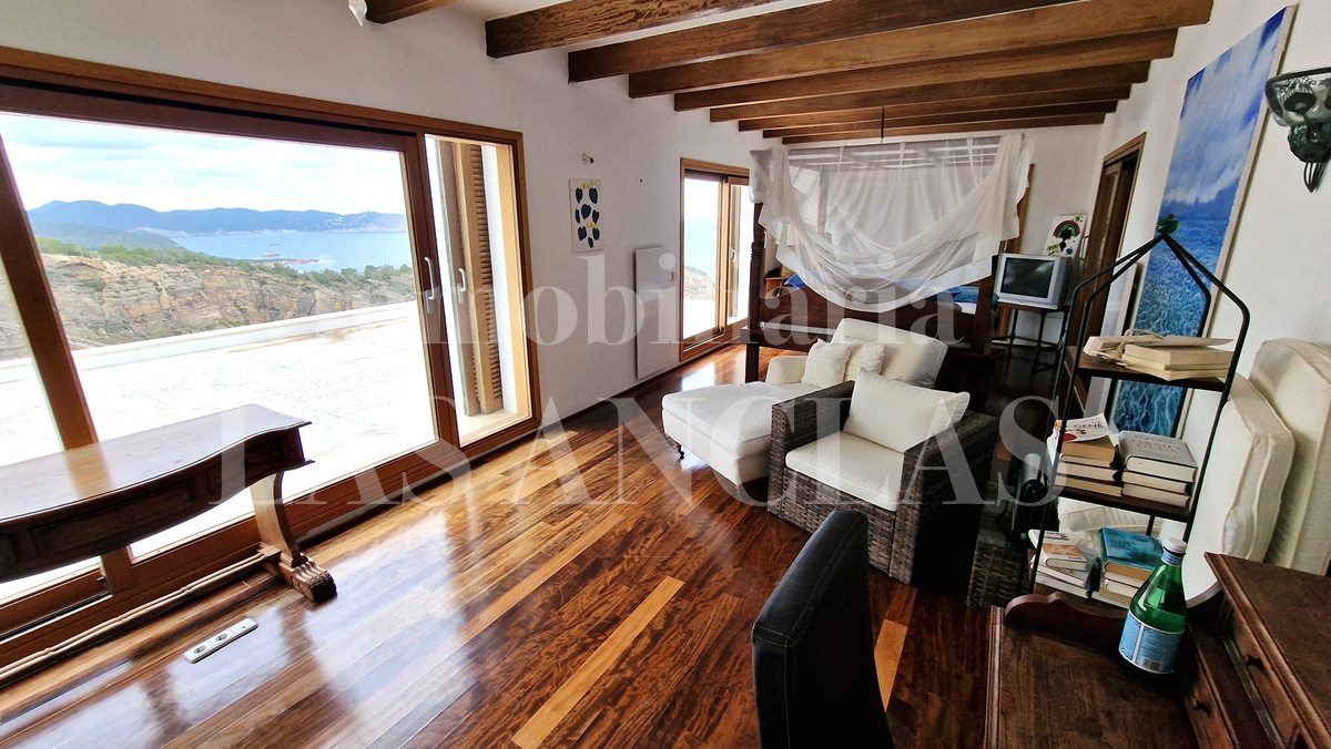 Ibiza San Carlos - Unique and exceptional! Mansion with tourist licence situated on a peninsula for sale