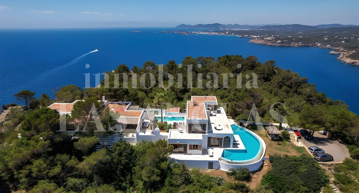 Ibiza San Carlos - Unique and exceptional! Mansion with tourist licence situated on a peninsula for sale