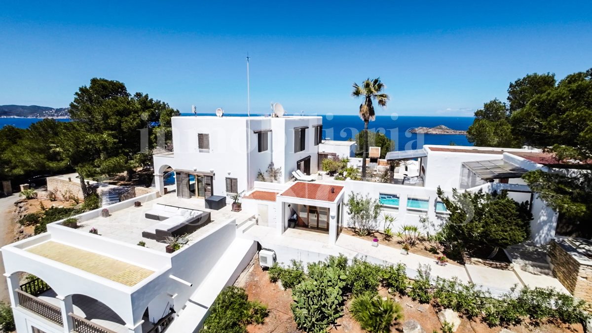 Ibiza San Carlos - Unique and exceptional! Mansion with tourist licence situated on a peninsula for sale