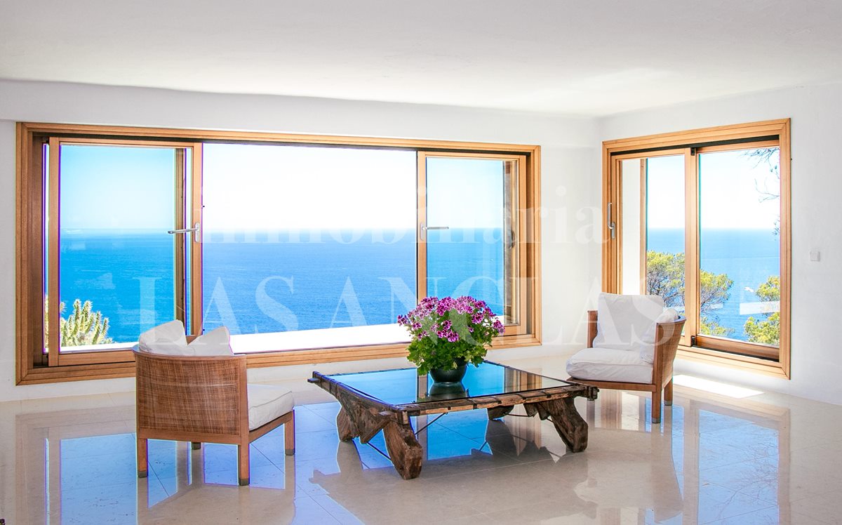 Ibiza San Carlos - Unique and exceptional! Mansion with tourist licence situated on a peninsula for sale