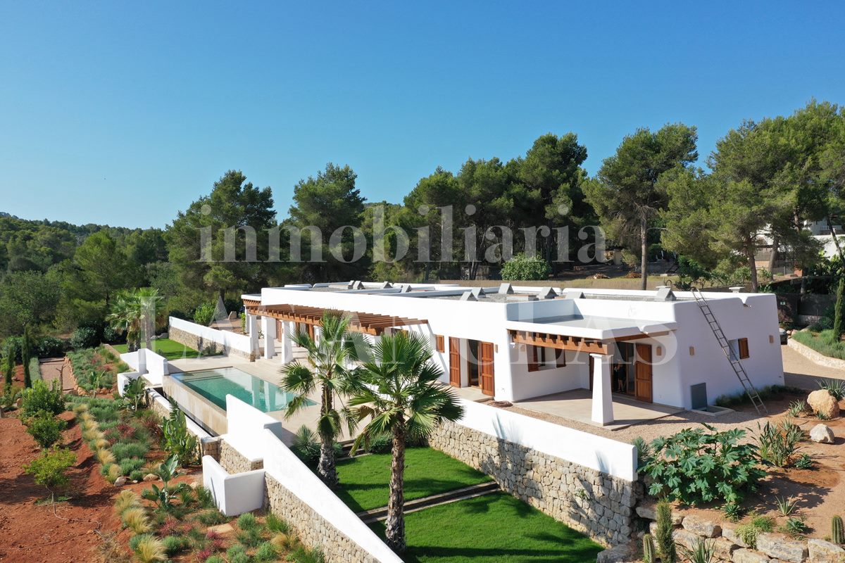 new built luxury villa in Santa Eulalia for sale ref. 946