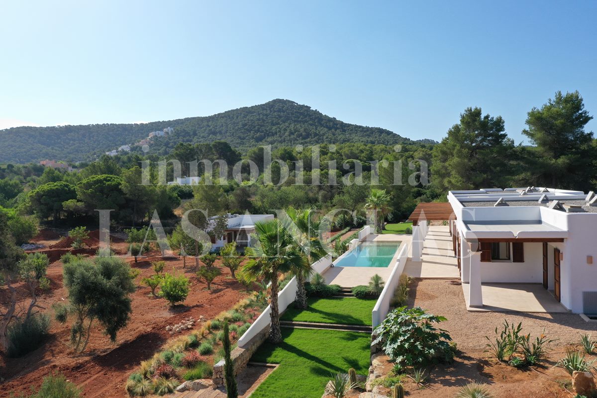 new built luxury villa in Santa Eulalia for sale ref. 946