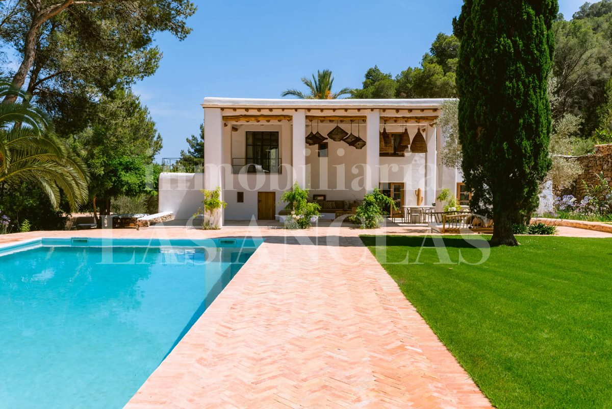 Ibiza San José - Charming renovated finca in a peaceful corner of the valley for sale