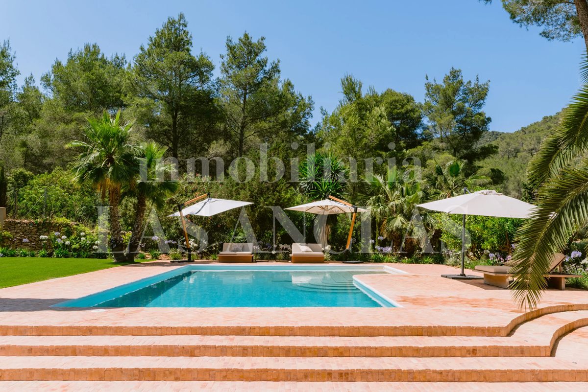 Ibiza San José - Charming renovated finca in a peaceful corner of the valley for sale