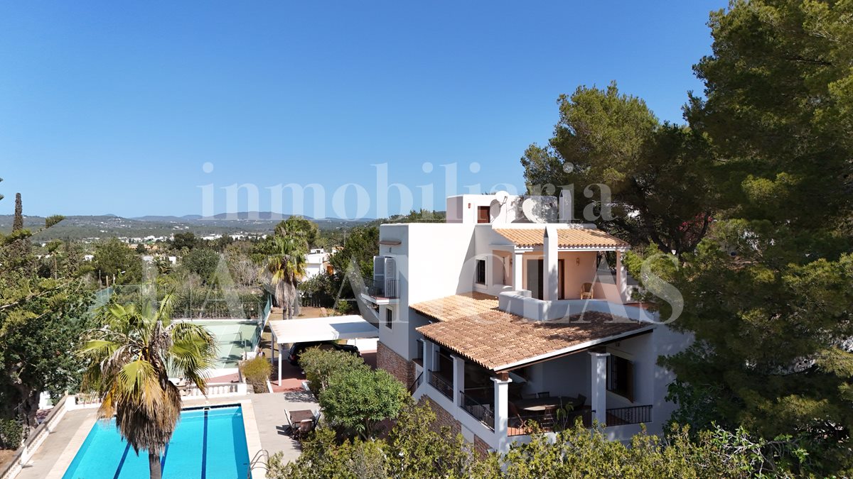 Ibiza Jesús - Tourist rental license! Villa with tennis court and views to the sea & Dalt Vila for sale