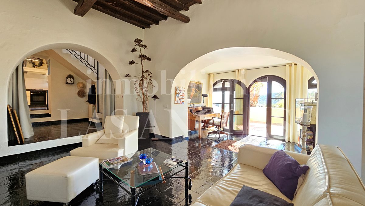 Ibiza San José - Einzigartiges, wunderschön gelegenes Landhaus mit 3 Wohneinheiten und Panoramablick im Verkauf