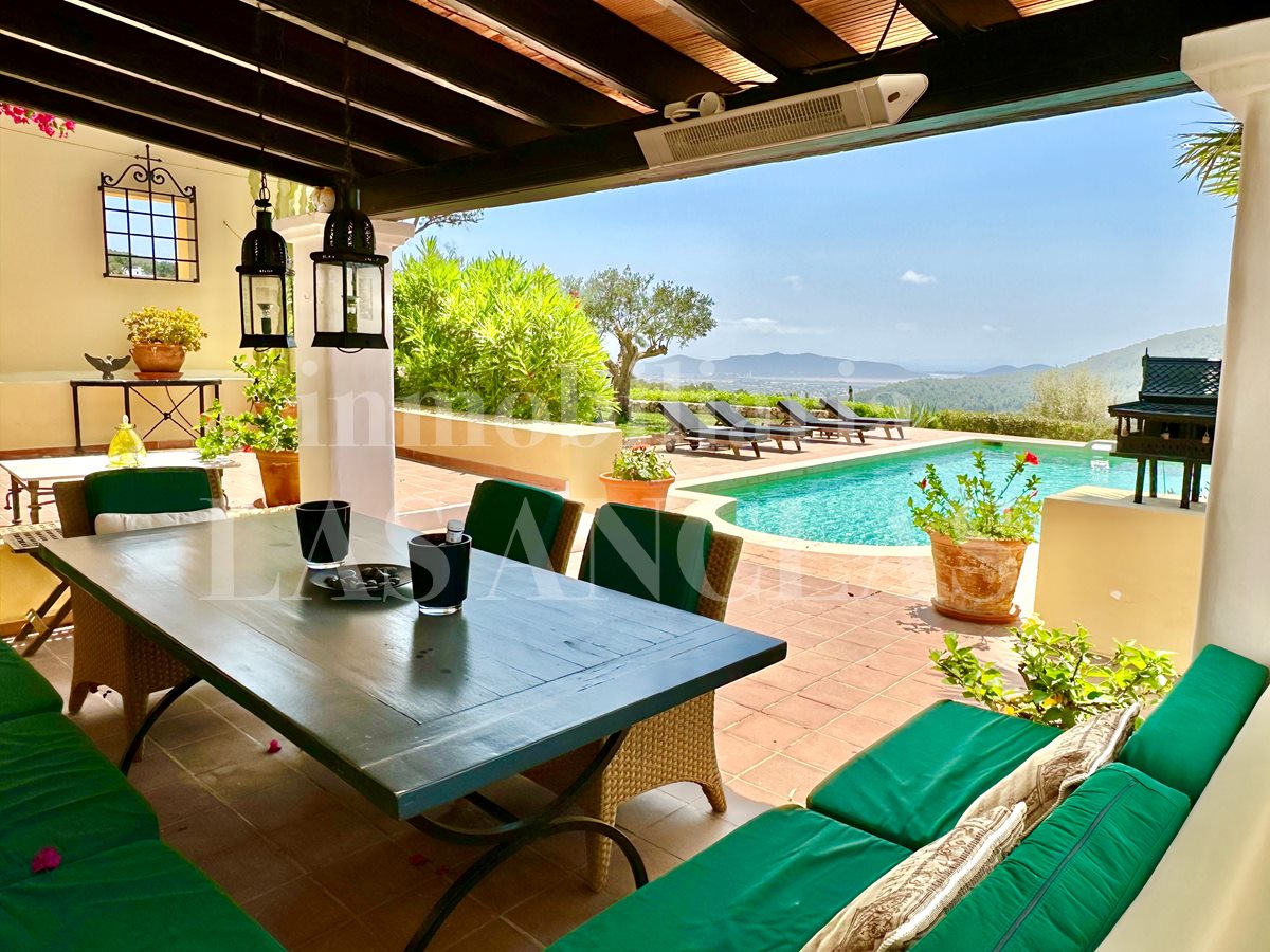 Ibiza San José - Einzigartiges, wunderschön gelegenes Landhaus mit 3 Wohneinheiten und Panoramablick im Verkauf
