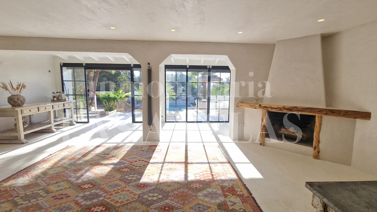 Ibiza Santa Gertrudis - Very attractive country villa with guest house and guest apartment for sale