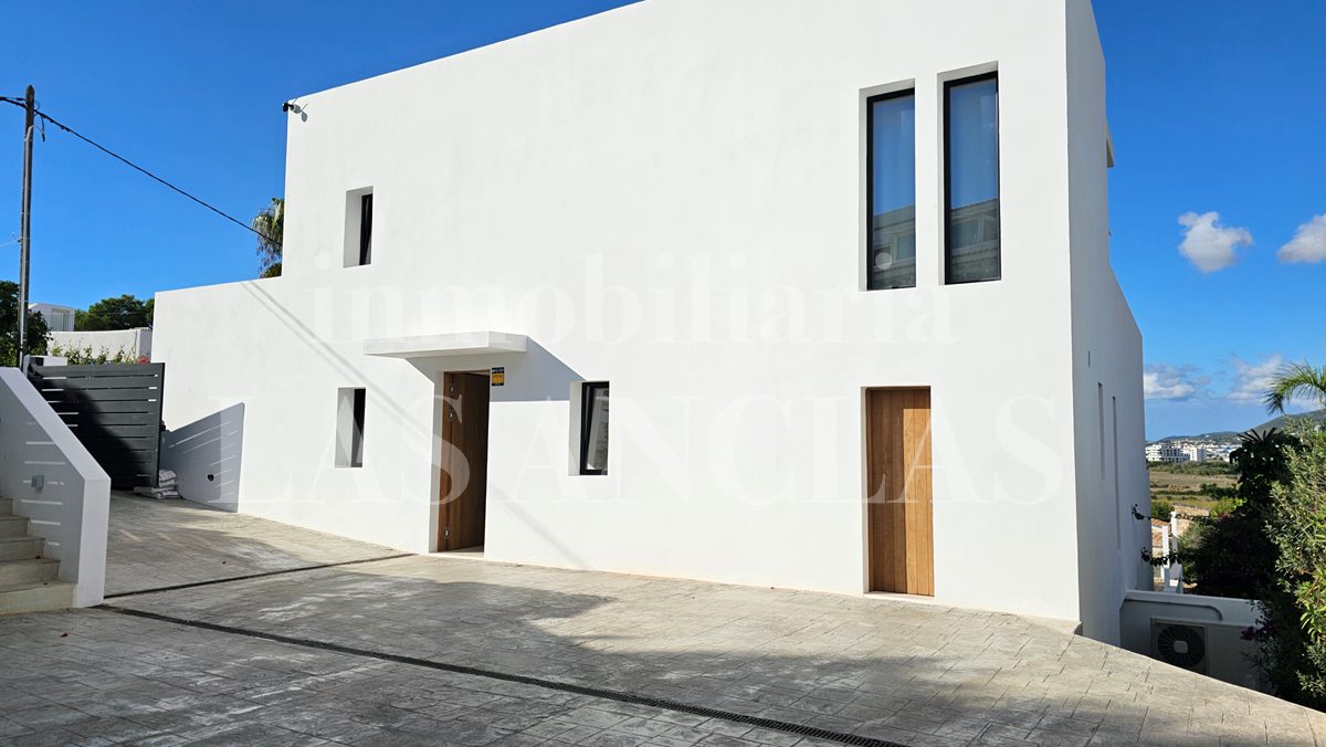 new built luxury villa in Talamanca Ibiza in vendita