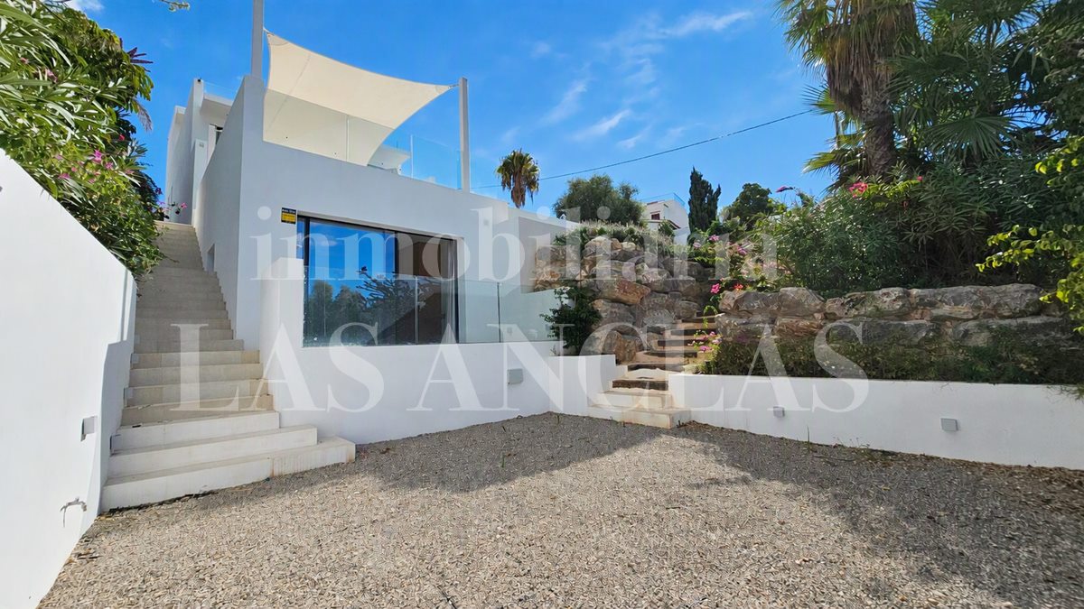 new built luxury villa in Talamanca Ibiza in vendita