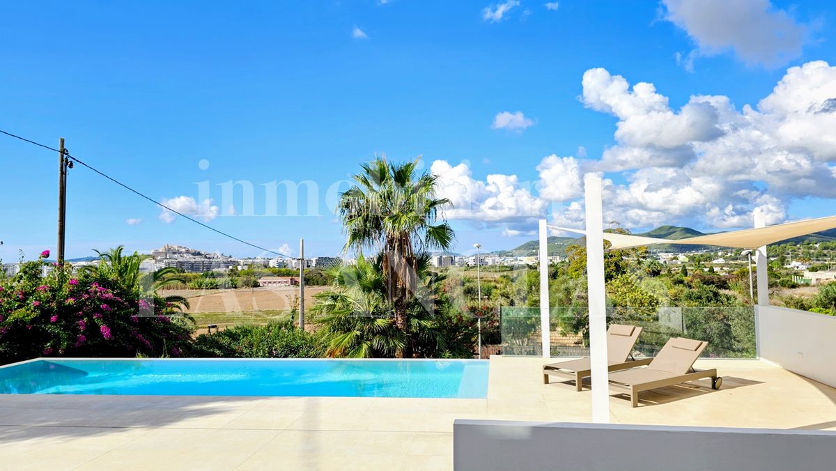 Ibiza Talamanca - Contemporary new-build villa full of elegance with views to Dalt Vila in vendita