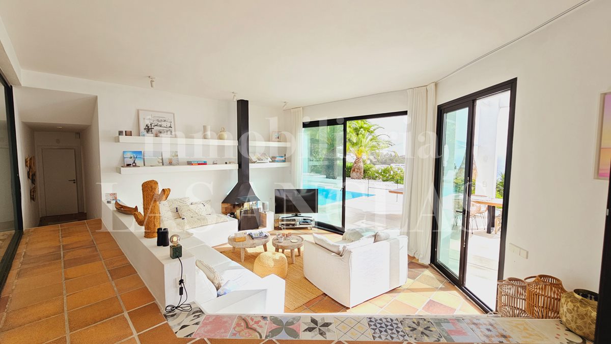 Ibiza near golf course - Outstanding villa with licence for extension and 180º sea views overlooking the coast for sale