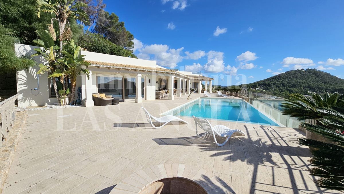 Ibiza Jesús - Spacious 9 bedroom luxury villa with awesome views to sea & Dalt Vila for sale