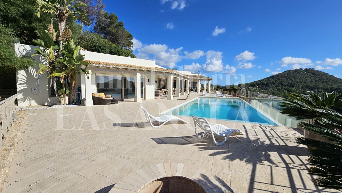 Ibiza Jesús - Spacious 9 bedroom luxury villa with awesome views to sea & Dalt Vila in vendita