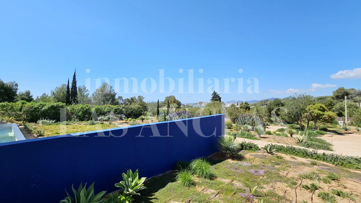 Ibiza Talamanca - Sublime villa of exclusive architecture with design garden and views to the old town à vendre